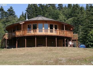 35606 Coy Creek Rd, Gold Beach, OR 97444