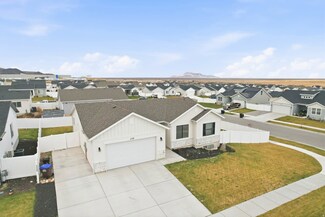 1128 W High Plains Dr, Grantsville, UT 84029