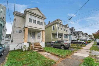 32 Dover St, Newark, NJ 07106