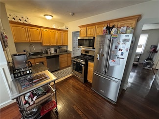 132 Gesler St Unit 1, Providence, RI 02909