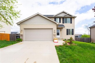 2414 E Porter Ave, Des Moines, IA 50320