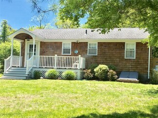 7 1st St, Charlestown, RI 02813