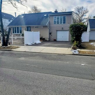 554 Grant Ave, West Hempstead, NY 11552