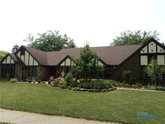 625 Rosewood Dr, Bowling Green, OH 43402