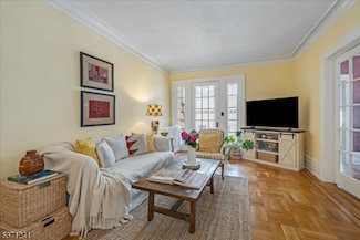 16 Forest St Unit 405, Montclair, NJ 07042