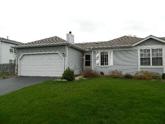1640 Estate Cir, Naperville, IL 60565