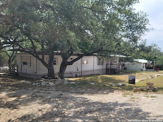 509 Royal Oak Dr, Canyon Lake, TX 78133