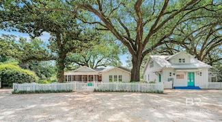 11826 Holly Ave, Magnolia Springs, AL 36555
