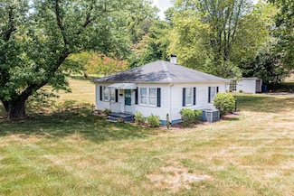 506 12th St SW, Hickory, NC 28602