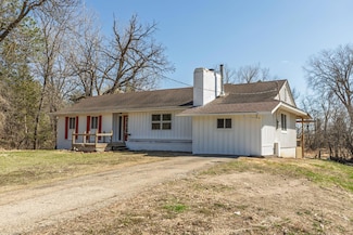 56325 220th St, Austin, MN 55912
