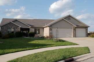 8203 Grand Forest Ct, Fort Wayne, IN 46815