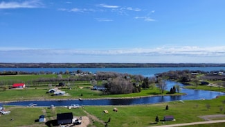 48117 Grace Ln, Big Stone City, SD 57216