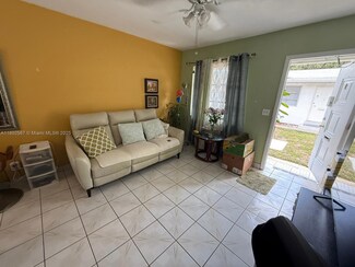 2450 Lincoln St Unit 9, Hollywood, FL 33020