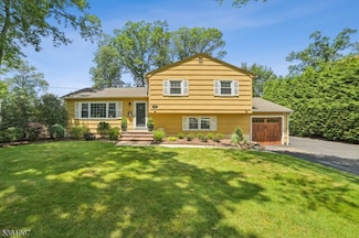 24 Brookside Place, Livingston, NJ 07039