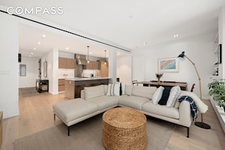 225 W 17th St Unit 6-B, New York, NY 10011