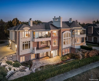3856 Vista Ln, West Bloomfield, MI 48323