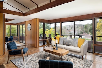 866 Tolman Dr, Stanford, CA 94305