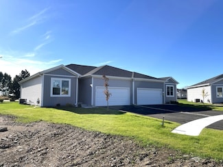 514 Cobblestone Cir, Harvard, IL 60033