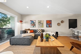 127 Bayo Vista Ave Unit 108, Oakland, CA 94611