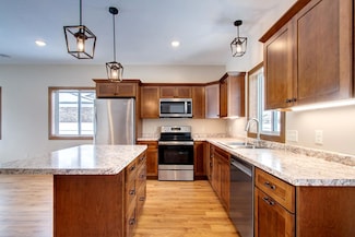 411 Bullis St, Kenyon, MN 55946