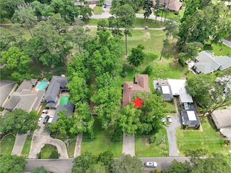 12 Cherry Hill Dr, Conroe, TX 77304