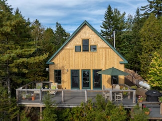 8 Ledge Ln, Lubec, ME 04652