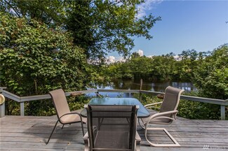 6524 Bow Hill Frontage Rd, Bow, WA 98232