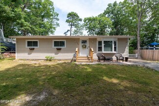 1026 Cutlass Ave, Manahawkin, NJ 08050