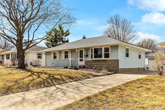 831 20th Ave N, South Saint Paul, MN 55075
