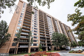 3713 S George Mason Dr Unit 713, Baileys Crossroads, VA 22041