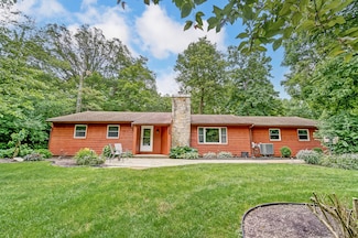 6388 Stoker Rd, Houston, OH 45333