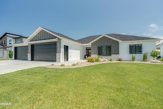 2919 Peach Tree Dr, Bismarck, ND 58504