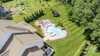 112 S Shore Dr, Belmont, NC 28012