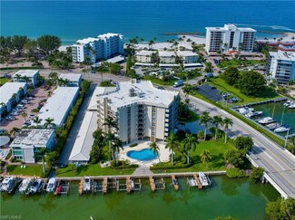 2150 Gulf Shore Blvd N Unit 411, Naples, FL 34102