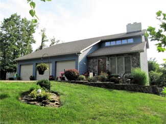 147 Hillcrest Dr Unit 1, Little Hocking, OH 45742