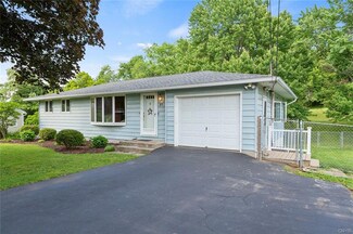 27 Farview Cir, Camillus, NY 13031