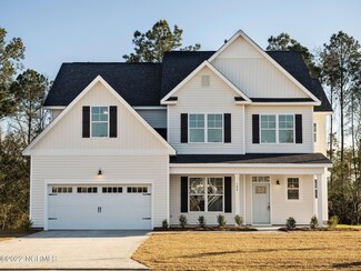 108 S Point Ct, Peletier, NC 28584