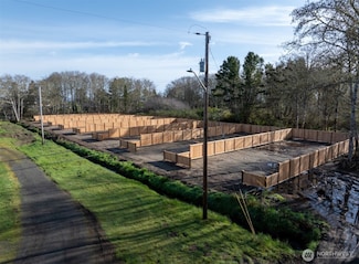 708 N Third St, Westport, WA 98595