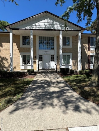 29264 Gloede Dr, Warren, MI 48088