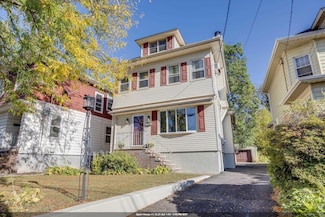 65 E Gouverneur Ave, Rutherford, NJ 07070