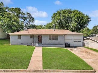2216 Ridgeview St, Fort Worth, TX 76119