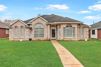 901 Moore St, Cedar Hill, TX 75104