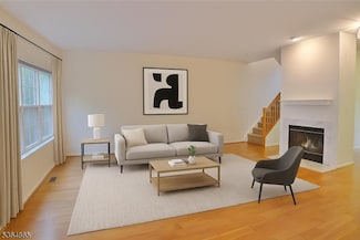 1310 Grandview Ct, Whippany, NJ 07981