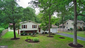 6706 Oak Ridge Dr, Hebron, MD 21830