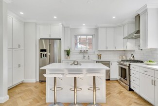 24 Central Ave Unit 24, Newtonville, MA 02460