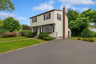 187 Horseblock Rd, Farmingville, NY 11738