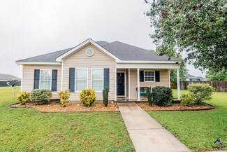 105 Rockport Ct, Perry, GA 31069
