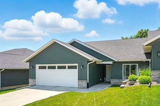 809A 12th St, Kalona, IA 52247