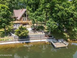 1038 Greenwood Dr, Jamestown, TN 38556