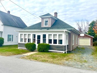 12 Summer St, Groveton, NH 03582